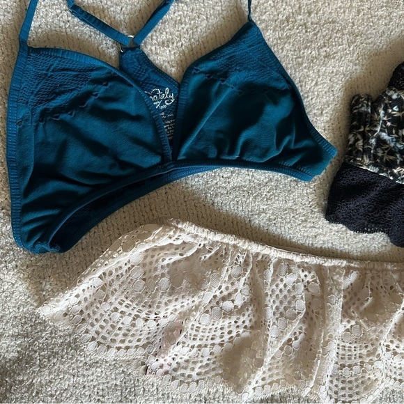 Free People Victoria’s Secret Lace Bralette Bundle XS (3) - Picture 2 of 8